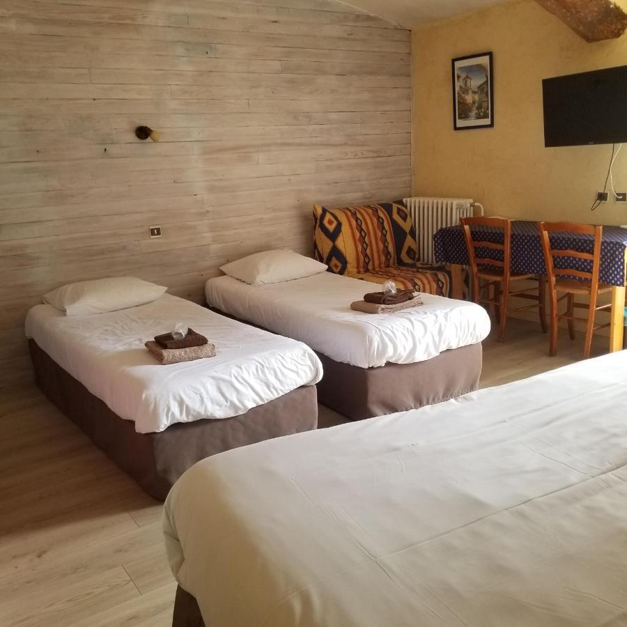 Logis Hotel Du Terreau Маноск Екстериор снимка