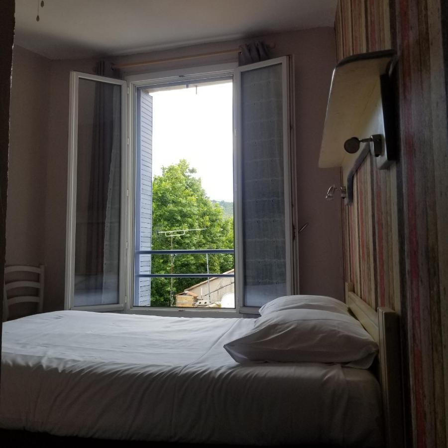 Logis Hotel Du Terreau Маноск Екстериор снимка