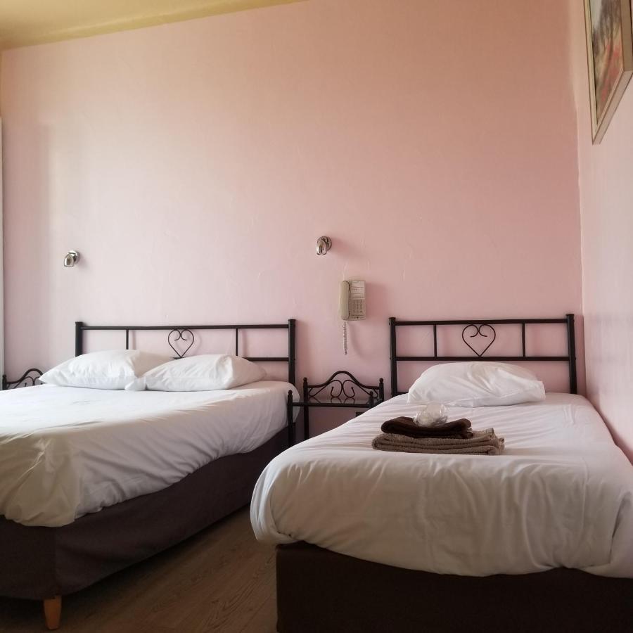 Logis Hotel Du Terreau Маноск Екстериор снимка