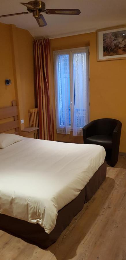 Logis Hotel Du Terreau Маноск Екстериор снимка