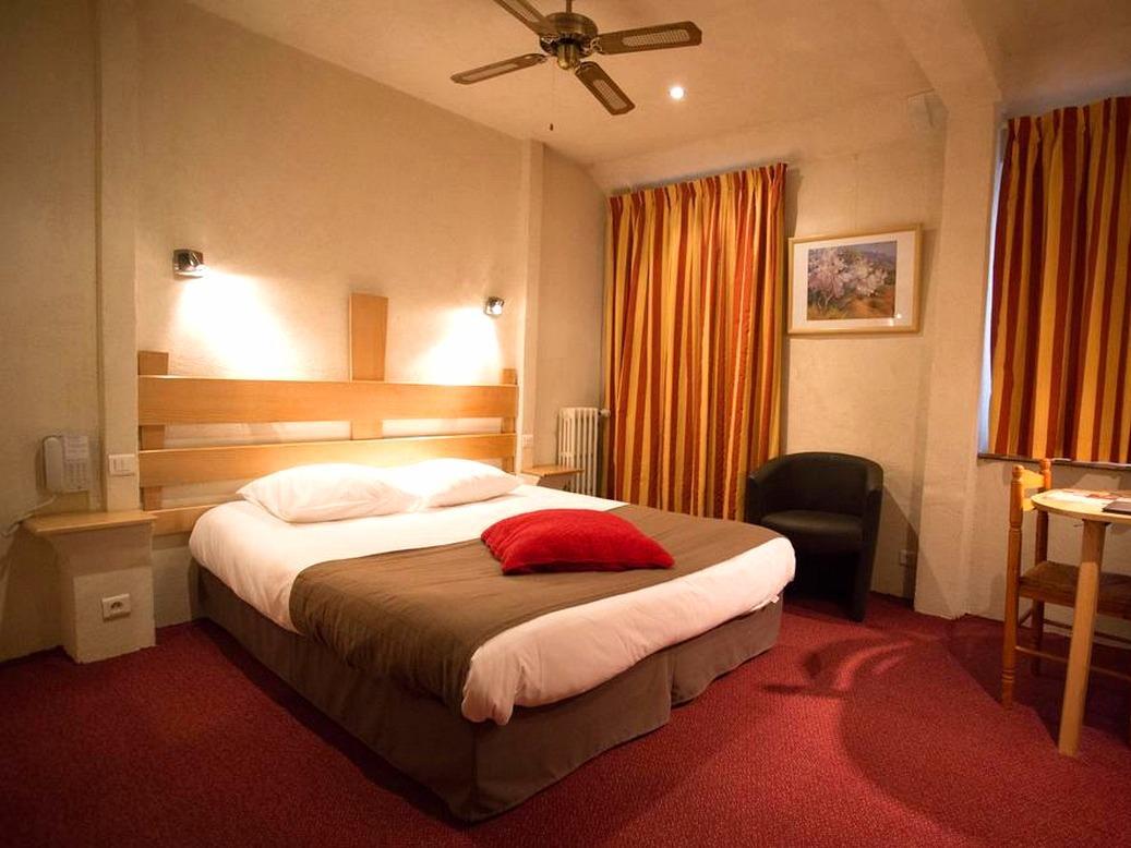Logis Hotel Du Terreau Маноск Екстериор снимка