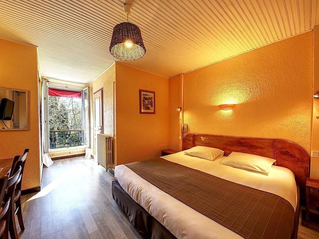 Logis Hotel Du Terreau Маноск Екстериор снимка