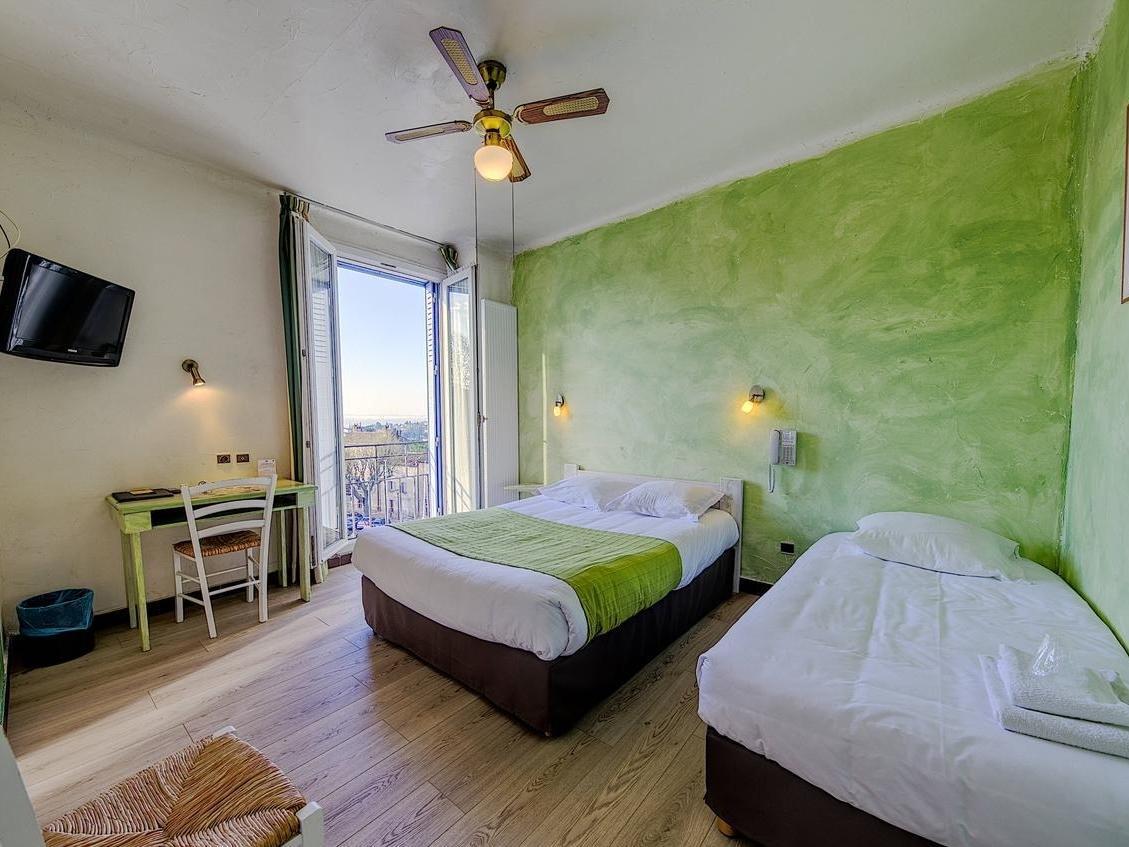Logis Hotel Du Terreau Маноск Екстериор снимка
