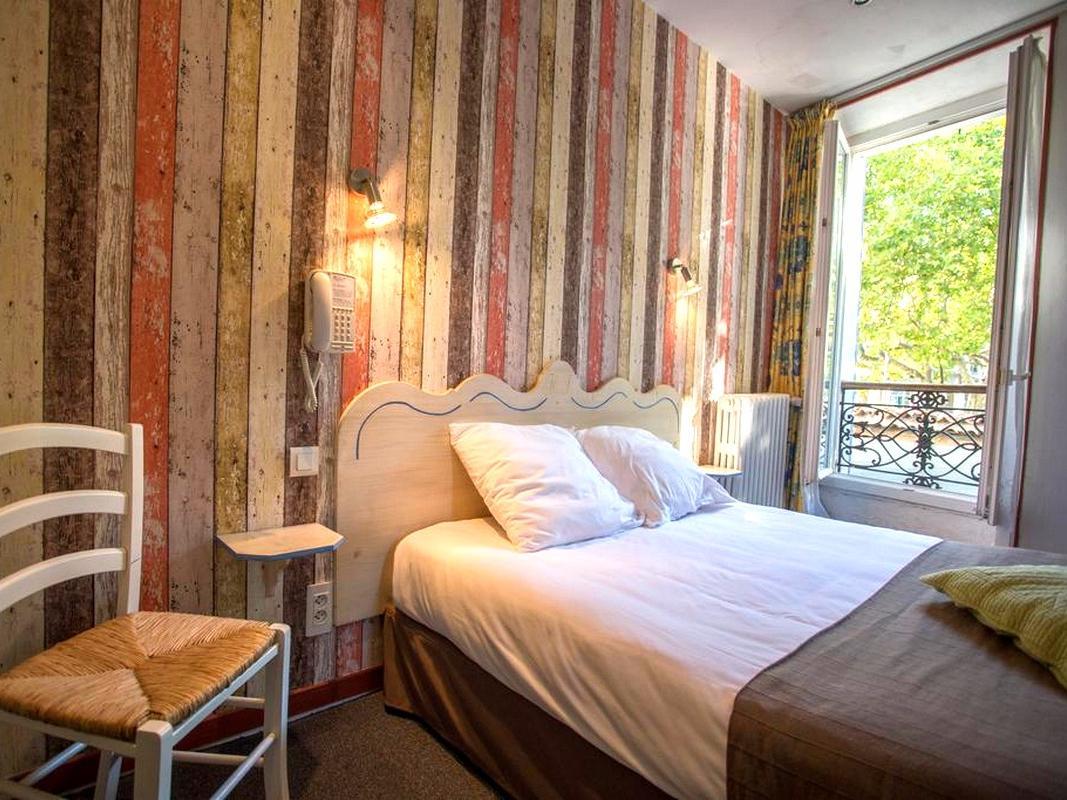 Logis Hotel Du Terreau Маноск Екстериор снимка