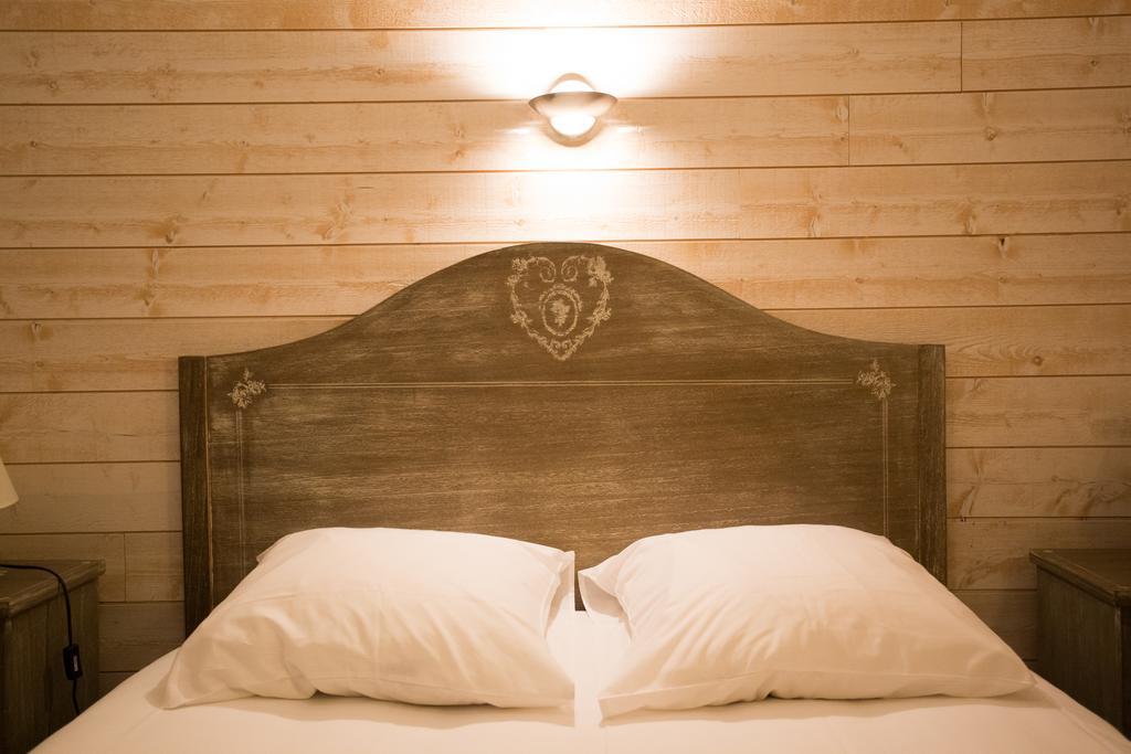 Logis Hotel Du Terreau Маноск Екстериор снимка