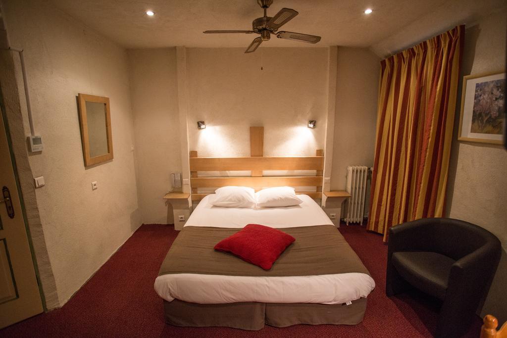 Logis Hotel Du Terreau Маноск Екстериор снимка