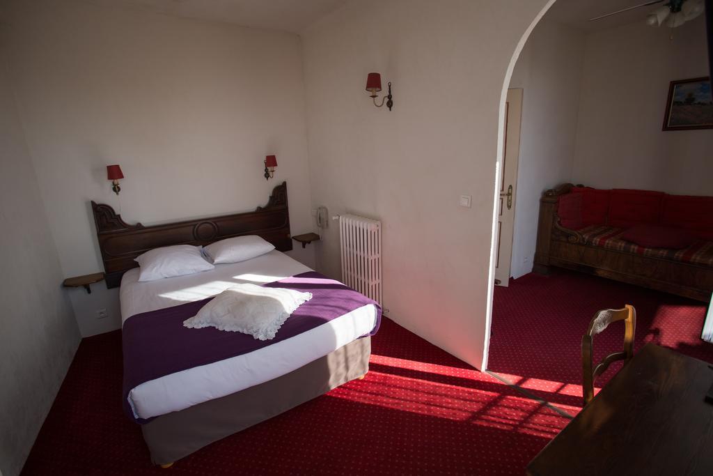 Logis Hotel Du Terreau Маноск Екстериор снимка