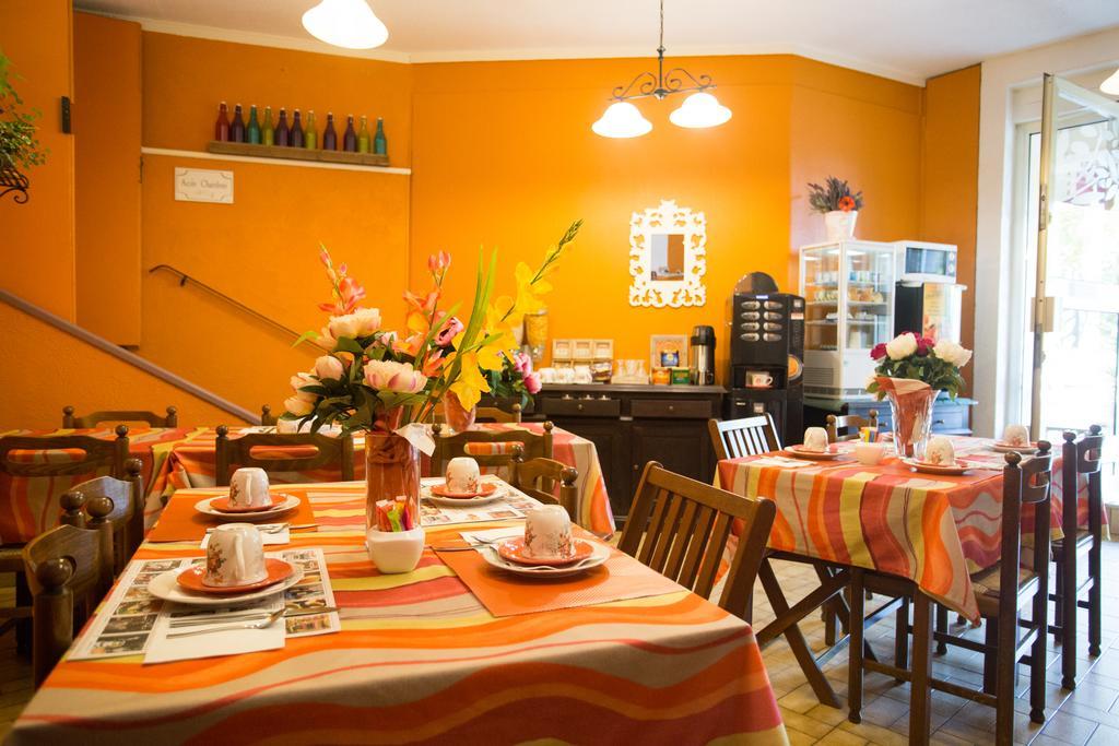 Logis Hotel Du Terreau Маноск Екстериор снимка