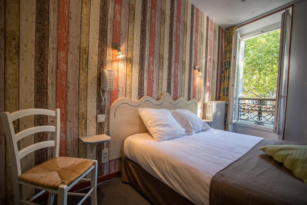 Logis Hotel Du Terreau Маноск Екстериор снимка